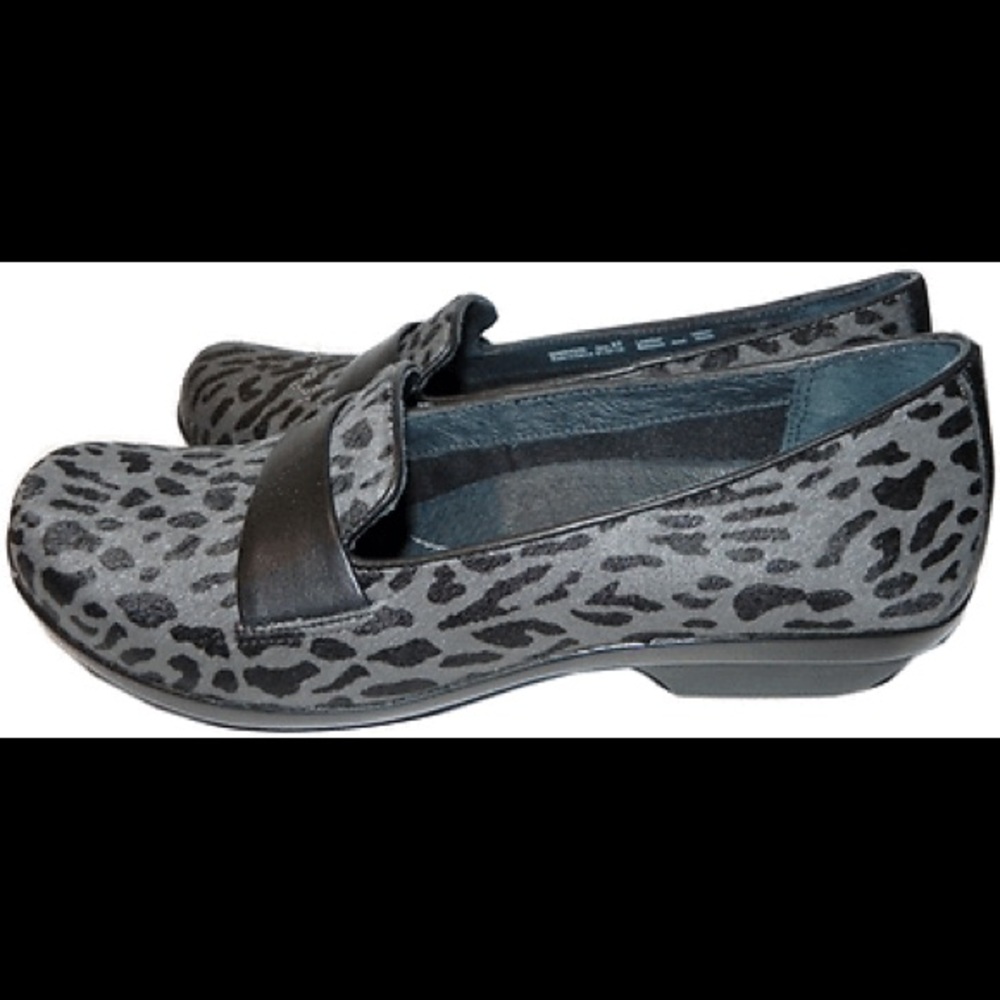 Dansko Oksana 39 leopard slip on flats.